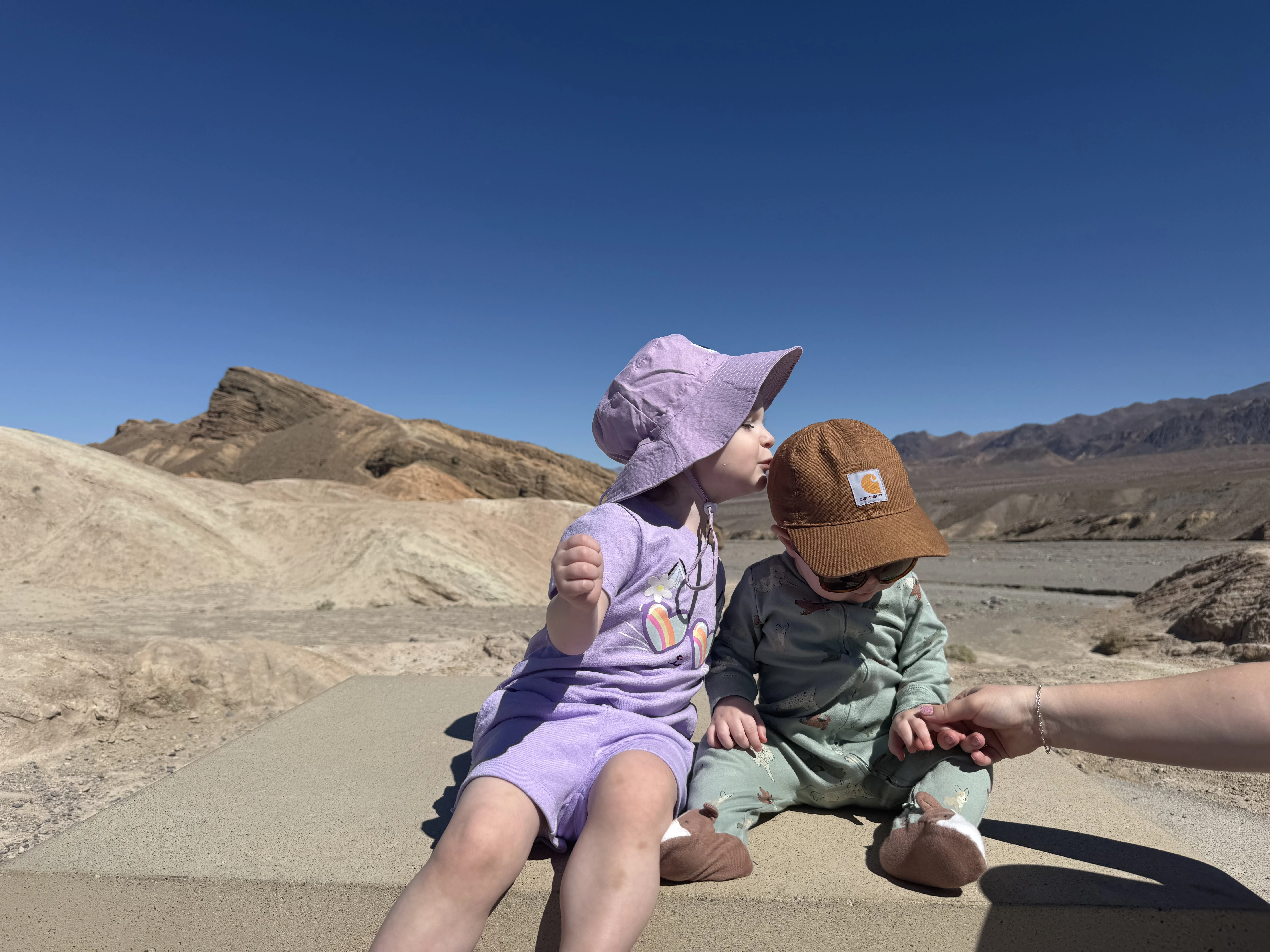 Sophia kissing Oliver on the head at Zabriskie Point